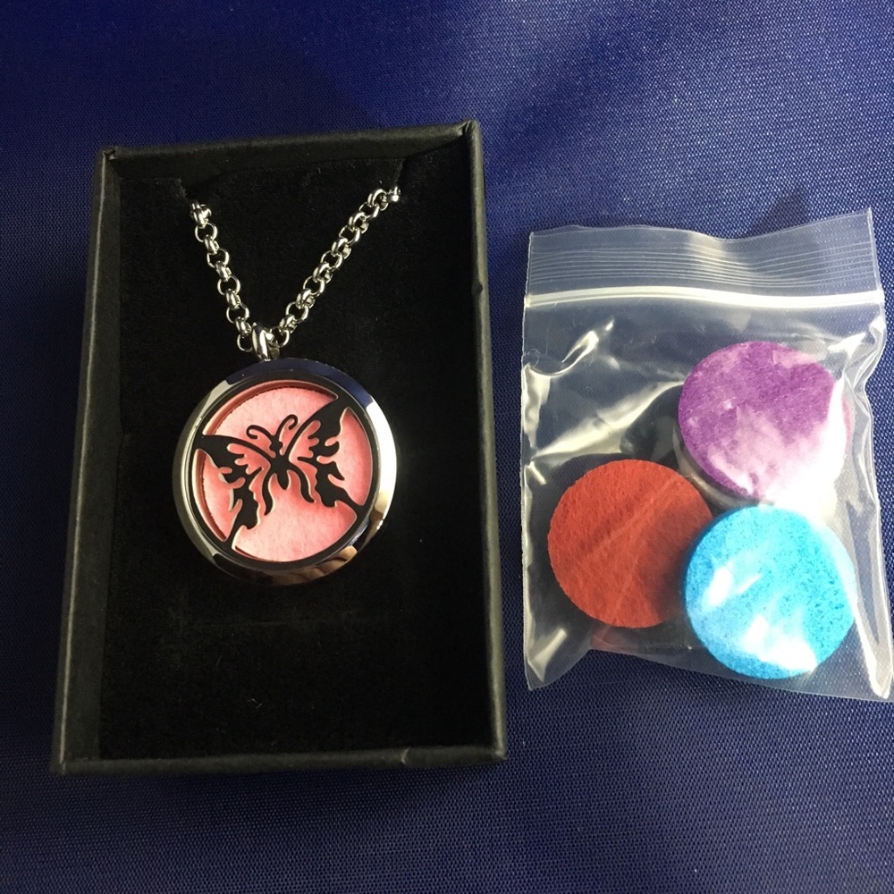 Butterfly Aromatherapy Diffuser Locket - Picture 6 of 6